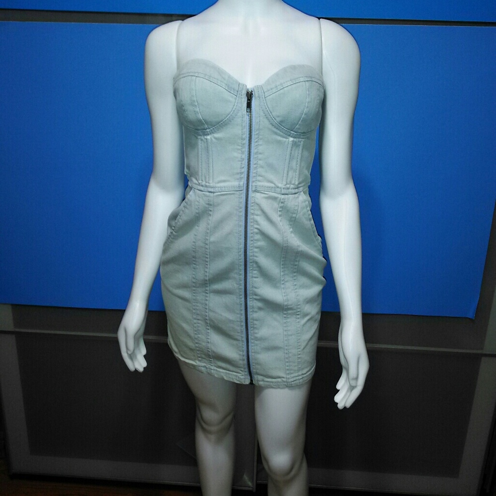 H&M DIVIDED • Fitted Denim Mini / size (4)